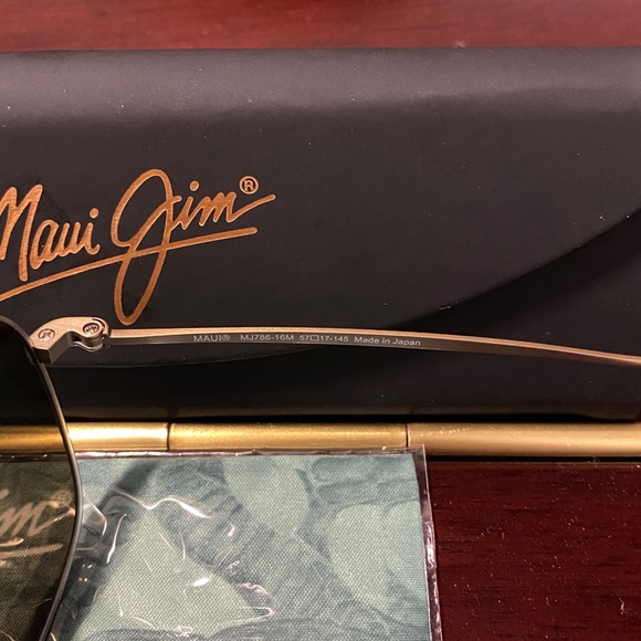 Mauijim Lava Tube Polarized Aviator Sunglasses - Picture 4 of 5